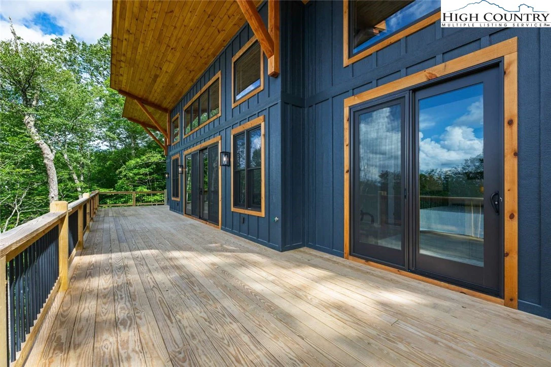 Image number 7 for the current listing