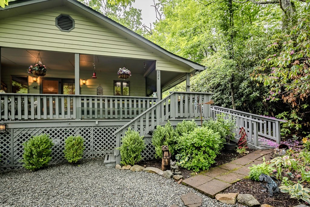 Image number 2 for the current listing
