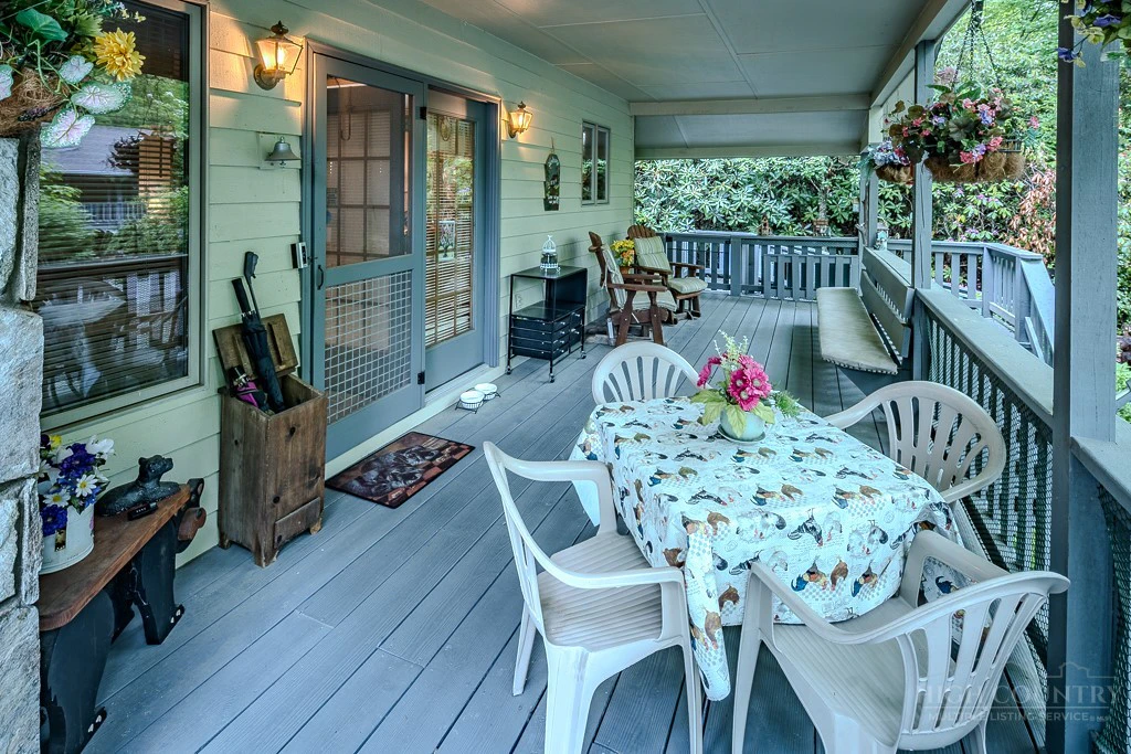 Image number 12 for the current listing