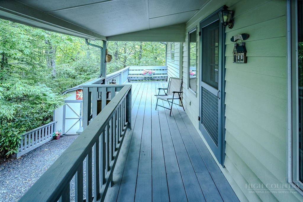 Image number 13 for the current listing