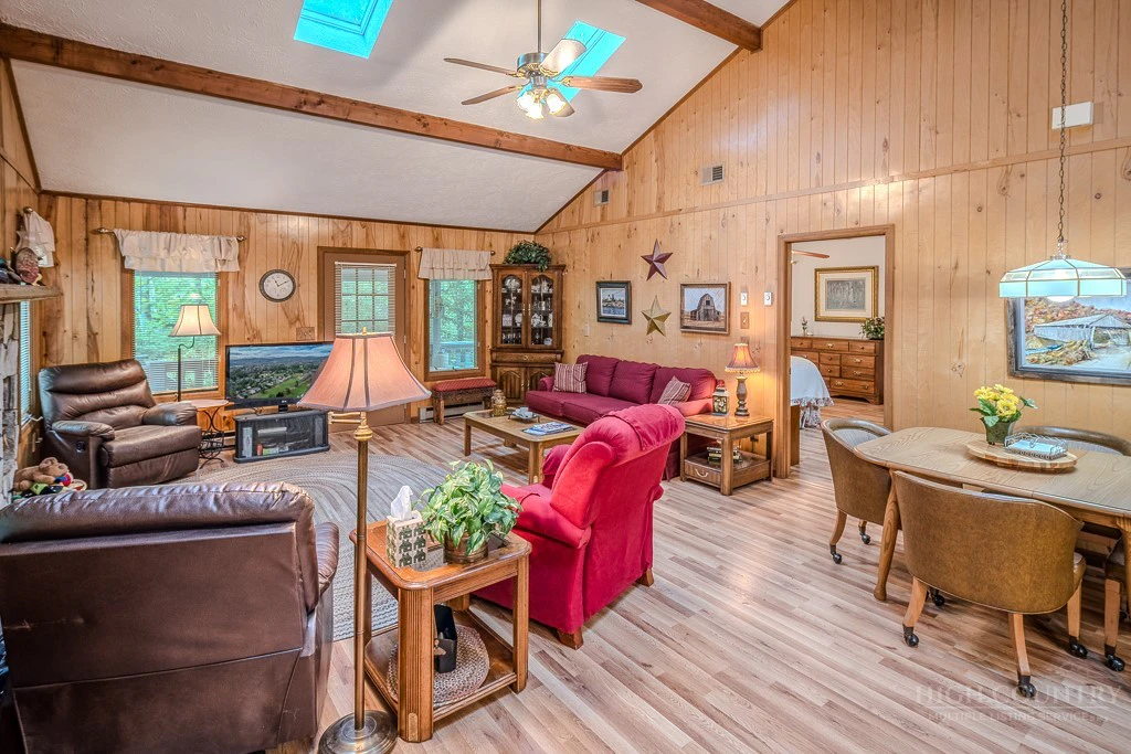 Image number 15 for the current listing