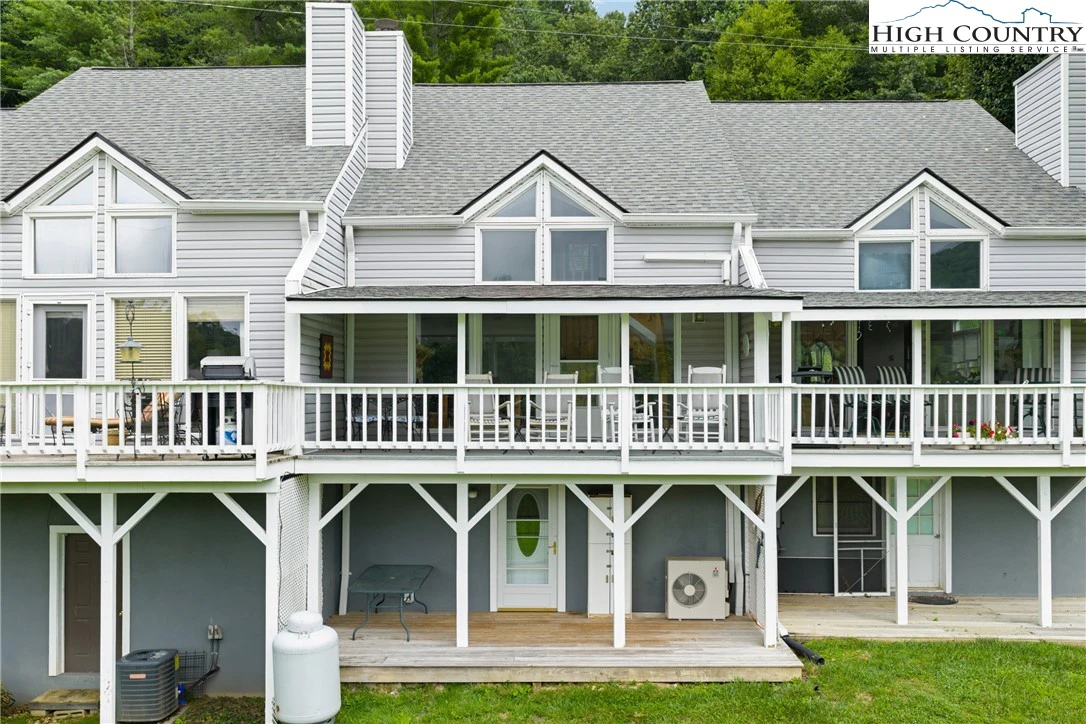 Image number 20 for the current listing