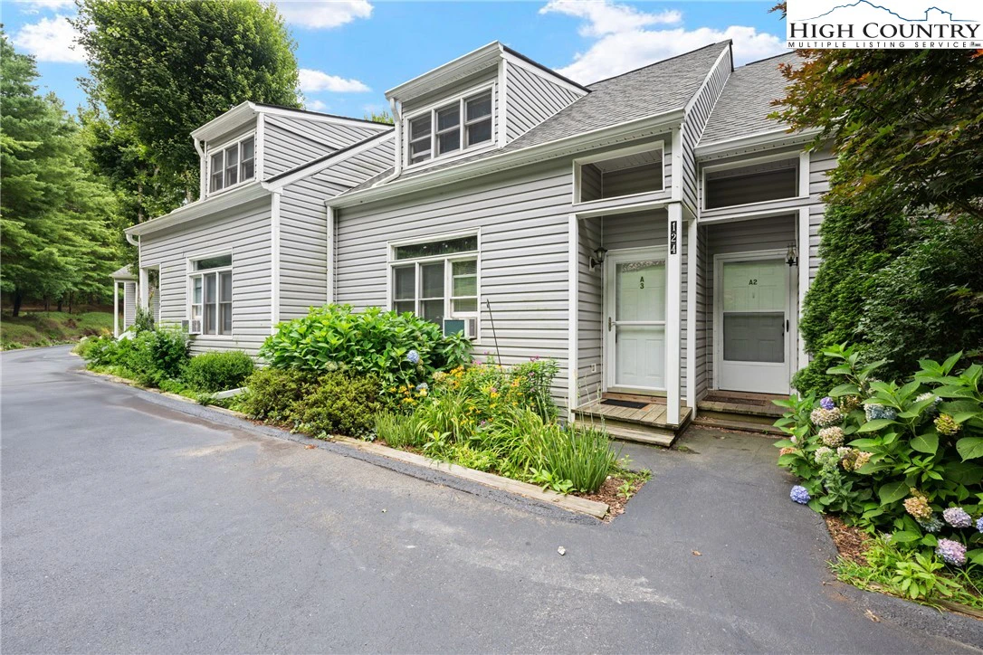 Image number 8 for the current listing