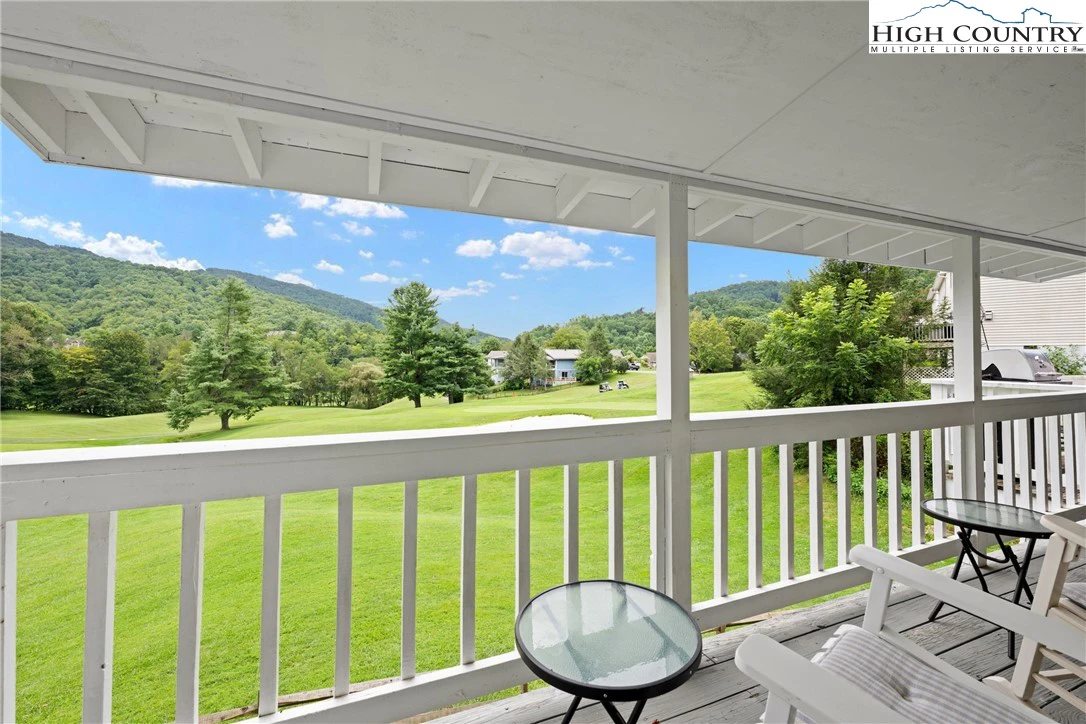 Image number 3 for the current listing