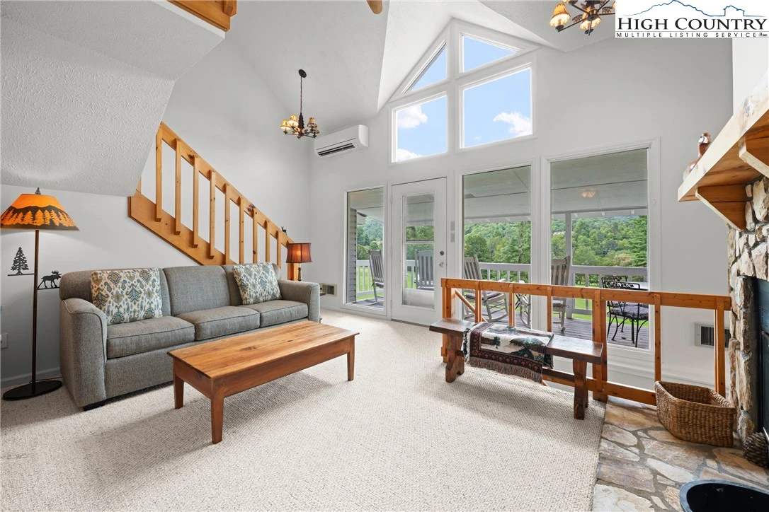Image number 18 for the current listing