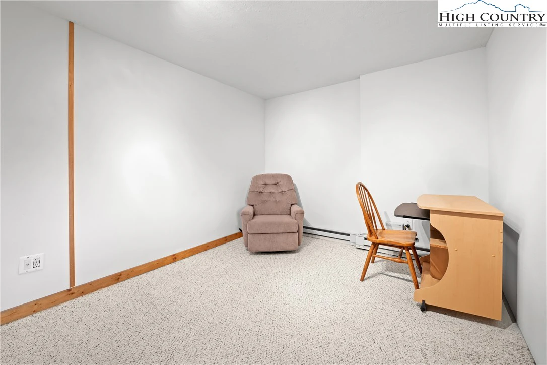 Image number 1 for the current listing