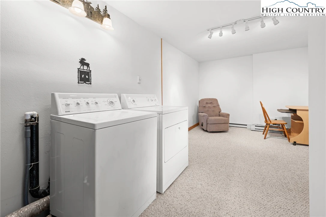 Image number 7 for the current listing