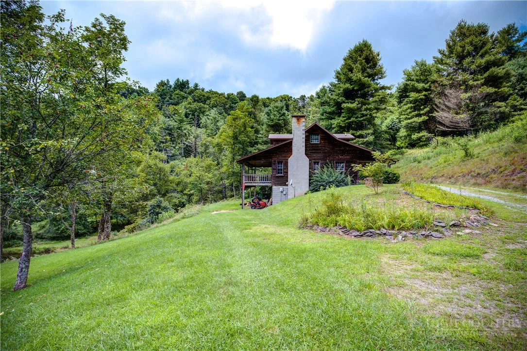Image number 13 for the current listing
