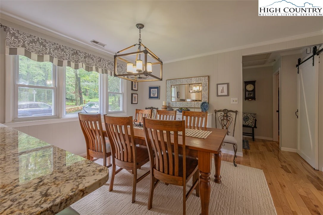 Image number 6 for the current listing