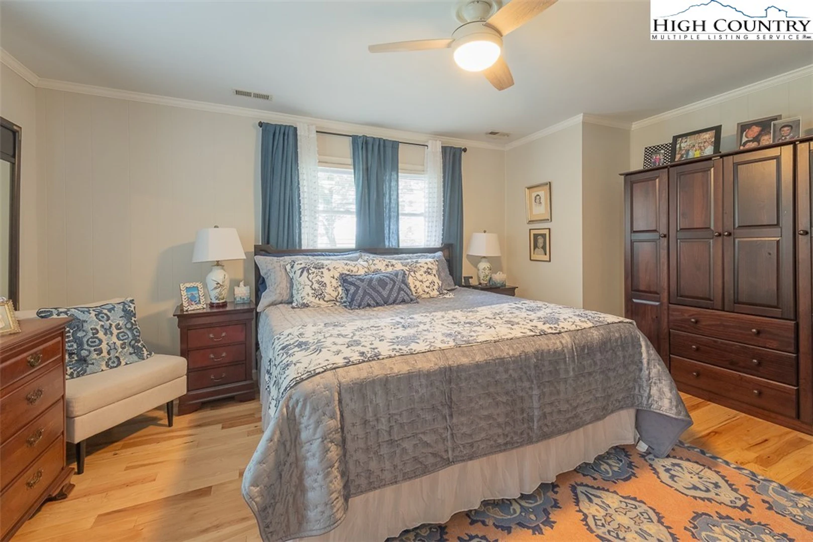 Image number 7 for the current listing