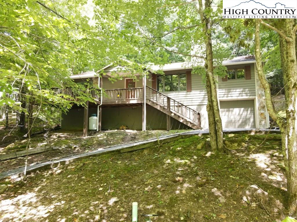 Image number 1 for the current listing