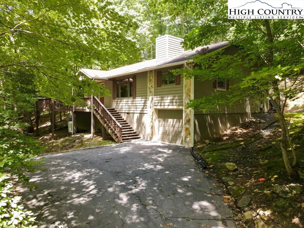 Image number 8 for the current listing