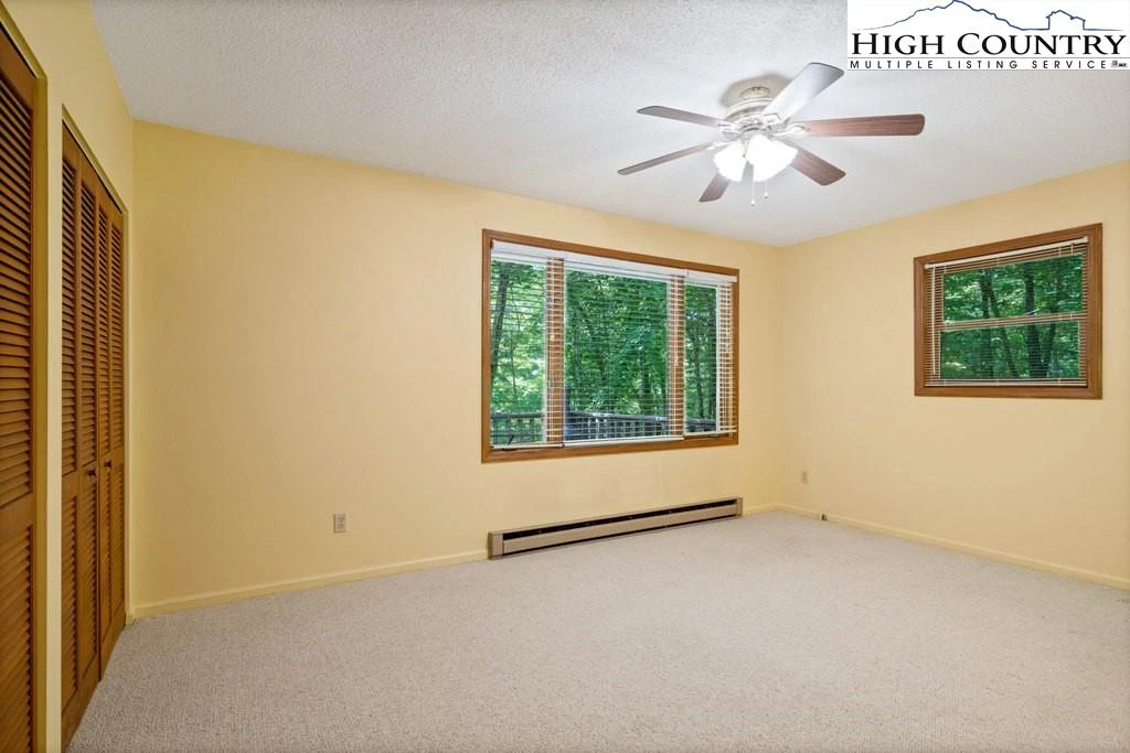 Image number 5 for the current listing