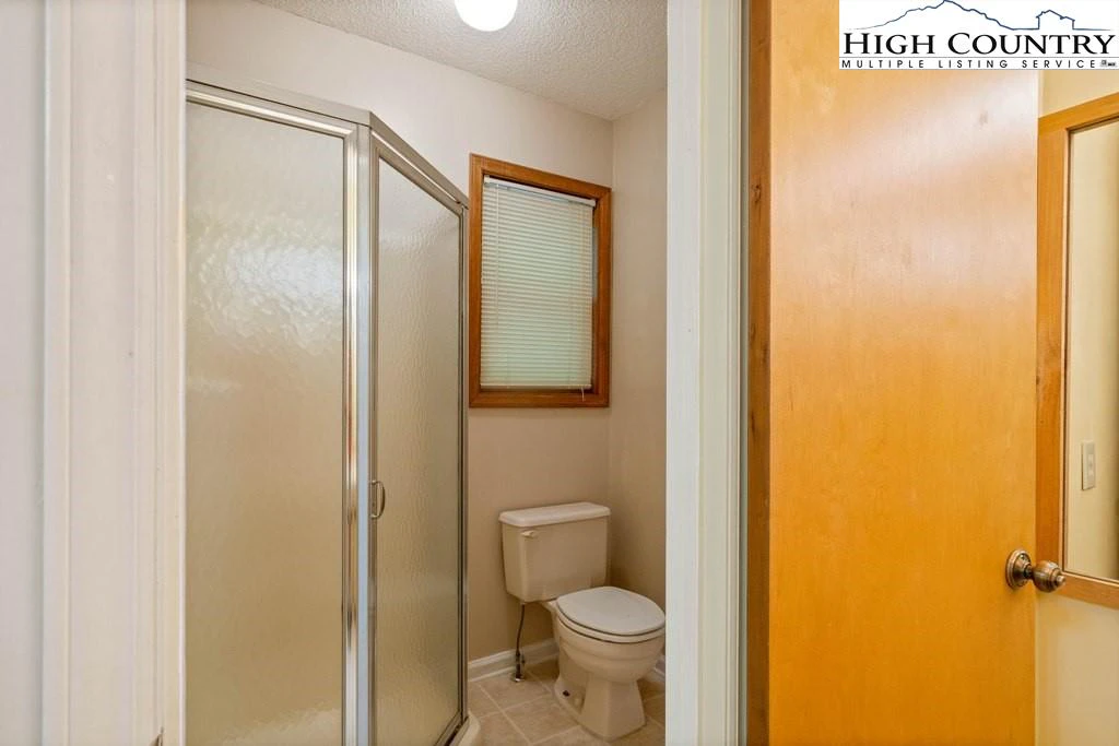 Image number 4 for the current listing