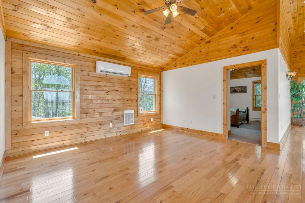 Image number 3 for the current listing