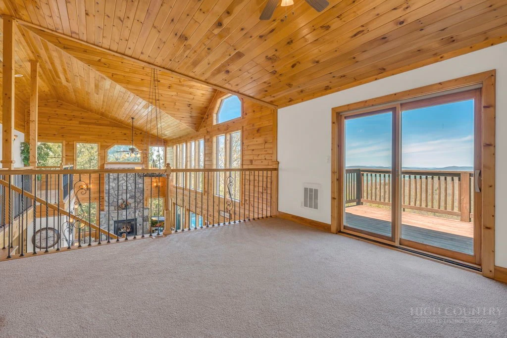 Image number 11 for the current listing