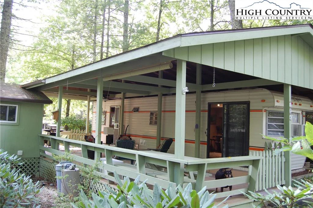 Image number 1 for the current listing