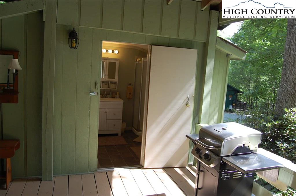 Image number 11 for the current listing