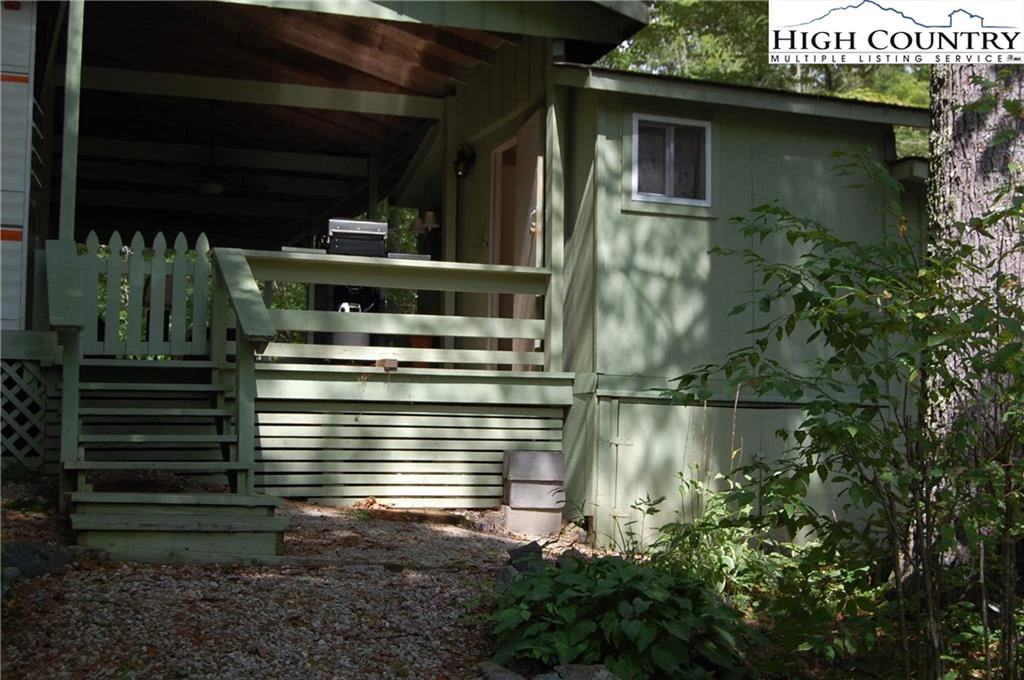 Image number 5 for the current listing