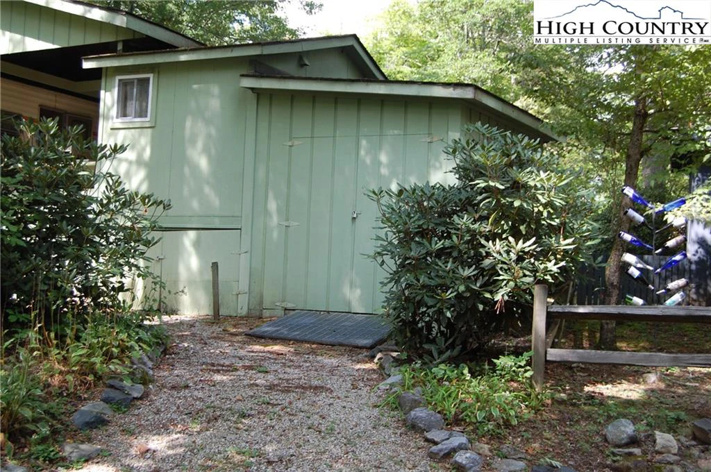 Image number 4 for the current listing