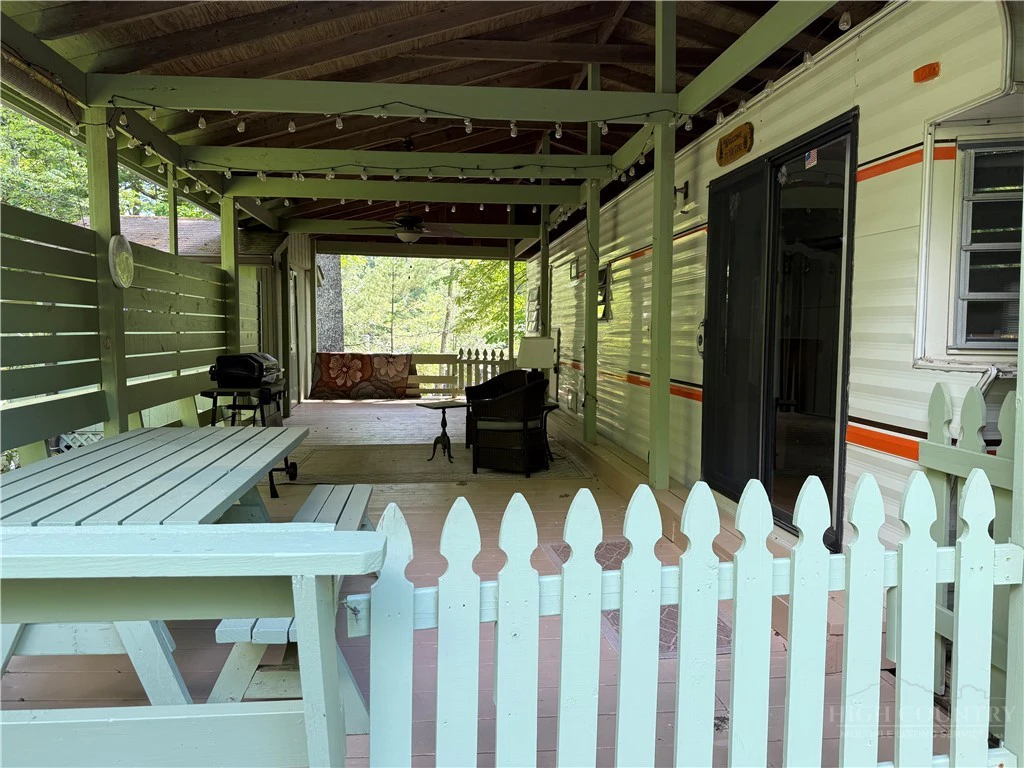 Image number 6 for the current listing