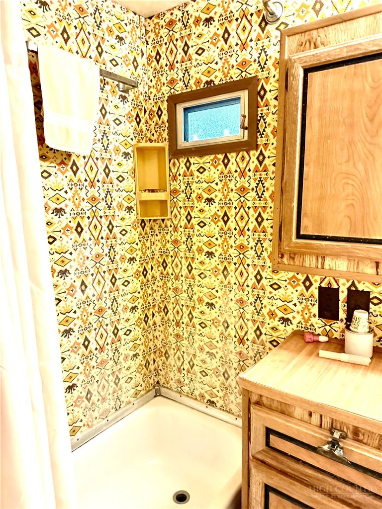 Image number 2 for the current listing