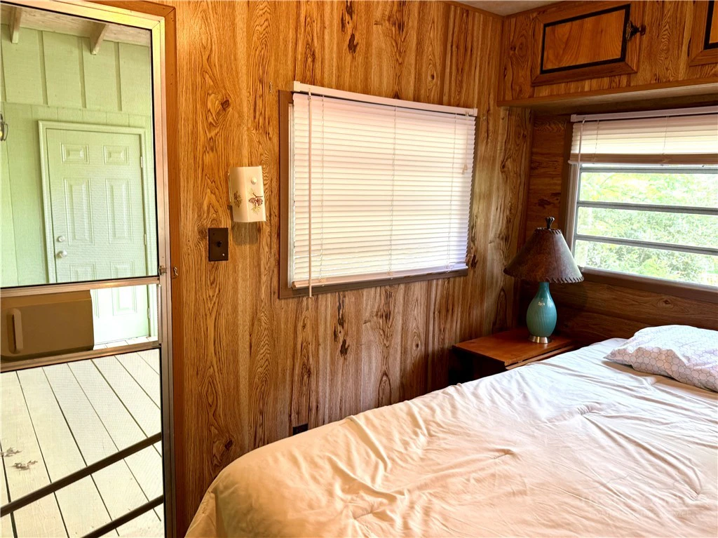 Image number 12 for the current listing