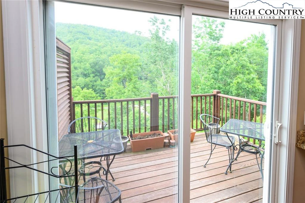 Image number 20 for the current listing