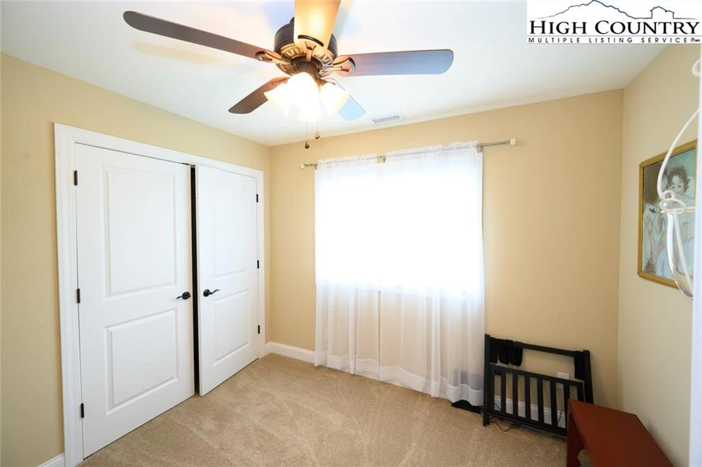 Image number 5 for the current listing