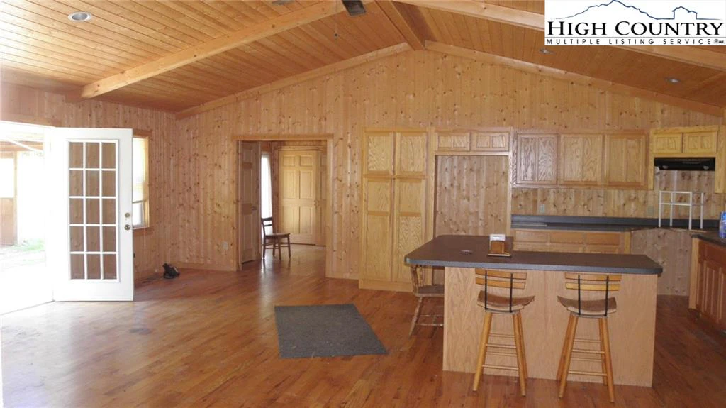 Image number 20 for the current listing
