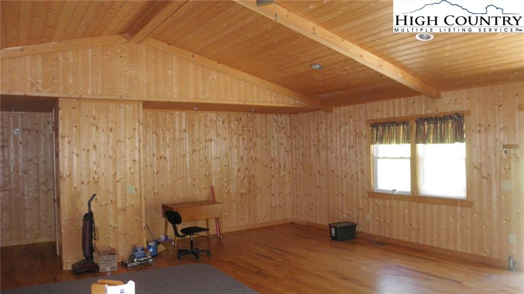 Image number 10 for the current listing