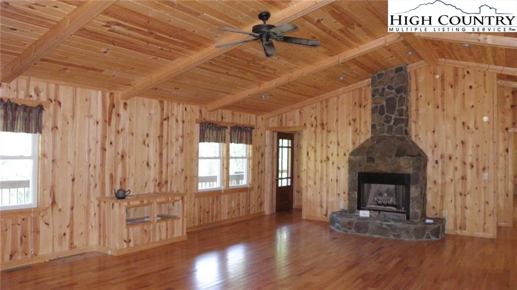Image number 5 for the current listing