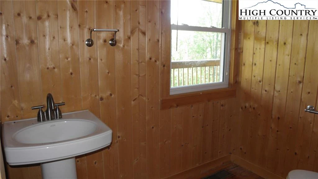 Image number 6 for the current listing