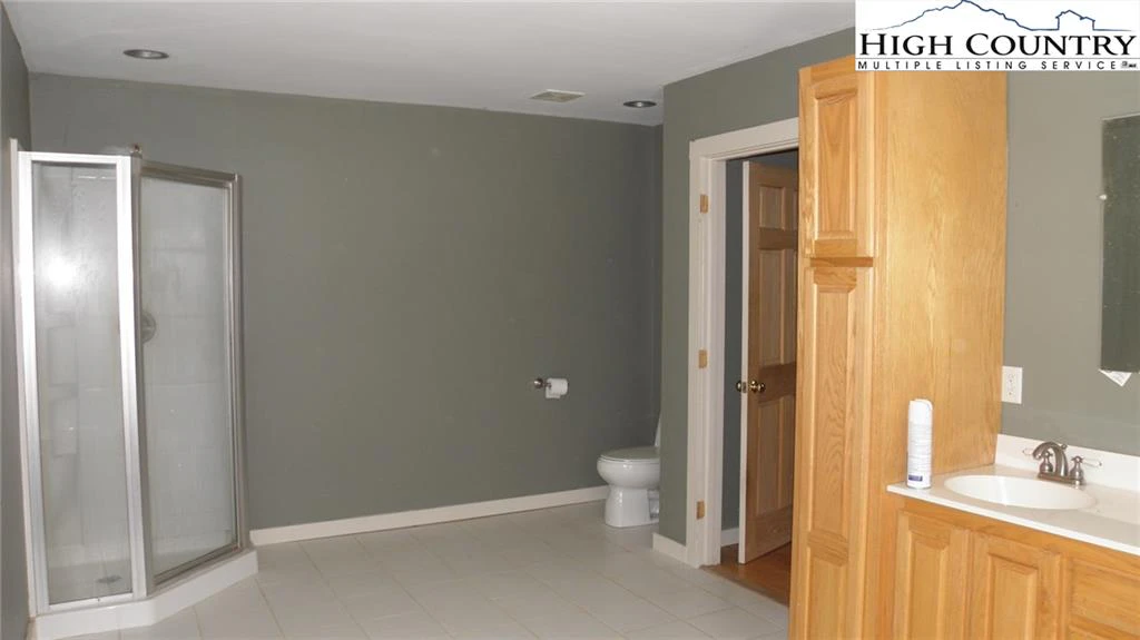 Image number 7 for the current listing