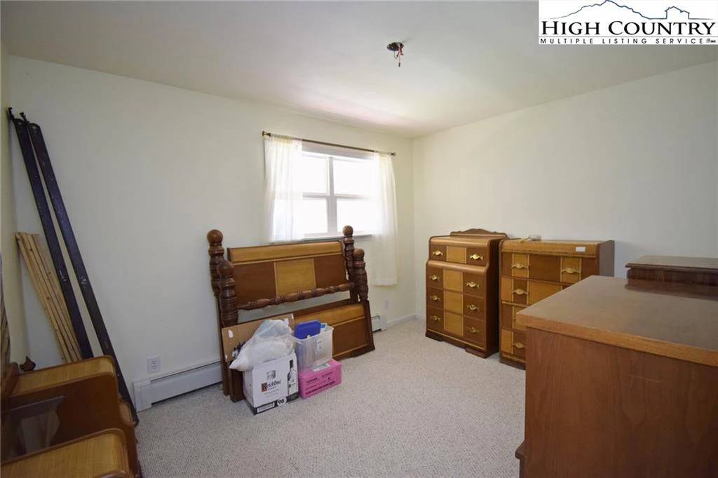Image number 4 for the current listing