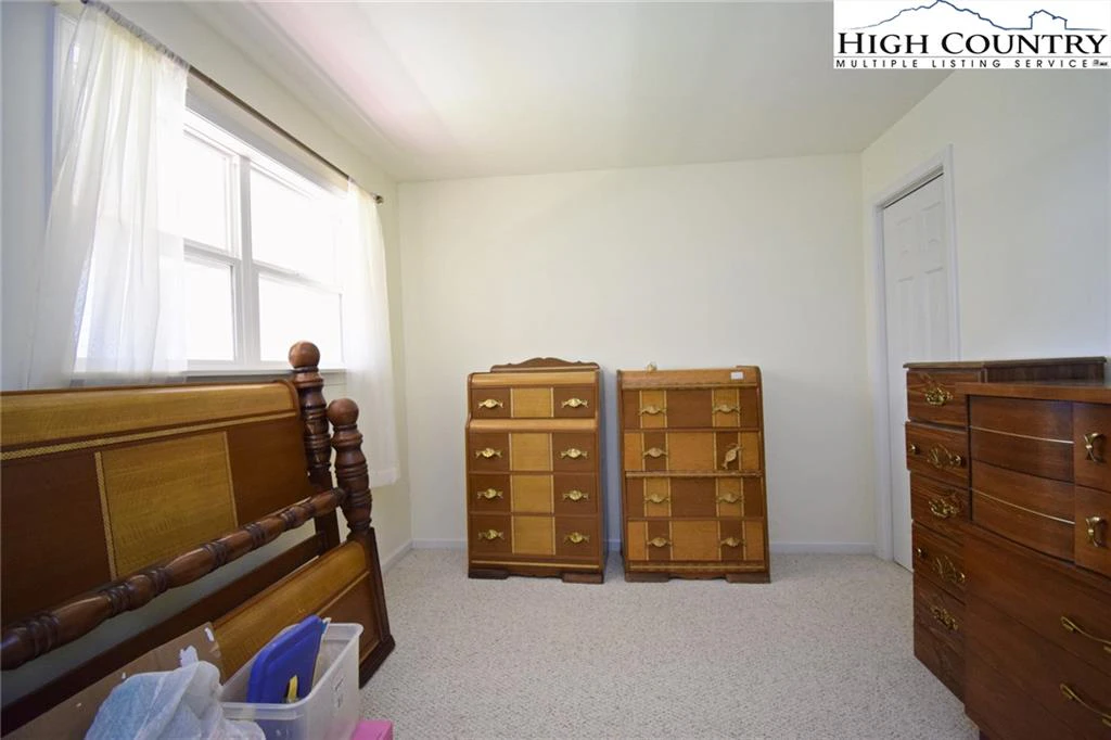 Image number 5 for the current listing