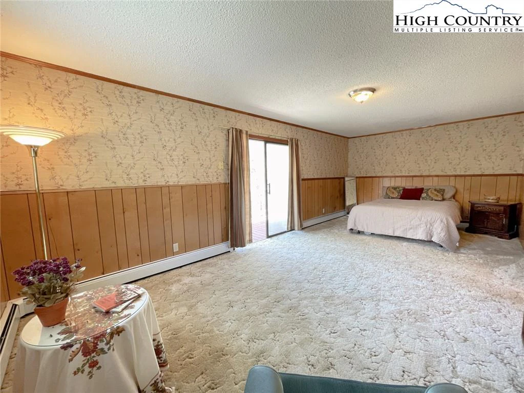 Image number 11 for the current listing