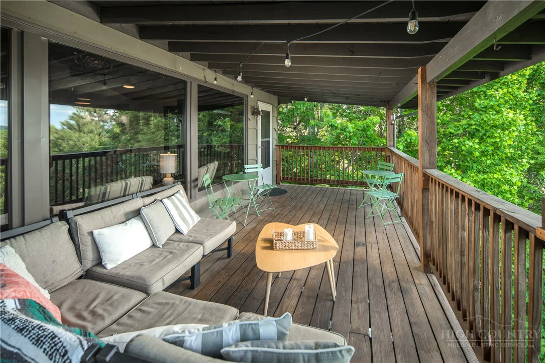 Image number 18 for the current listing