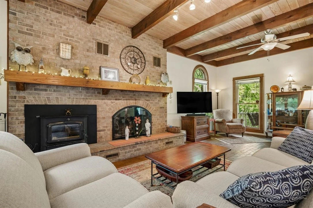 Image number 7 for the current listing