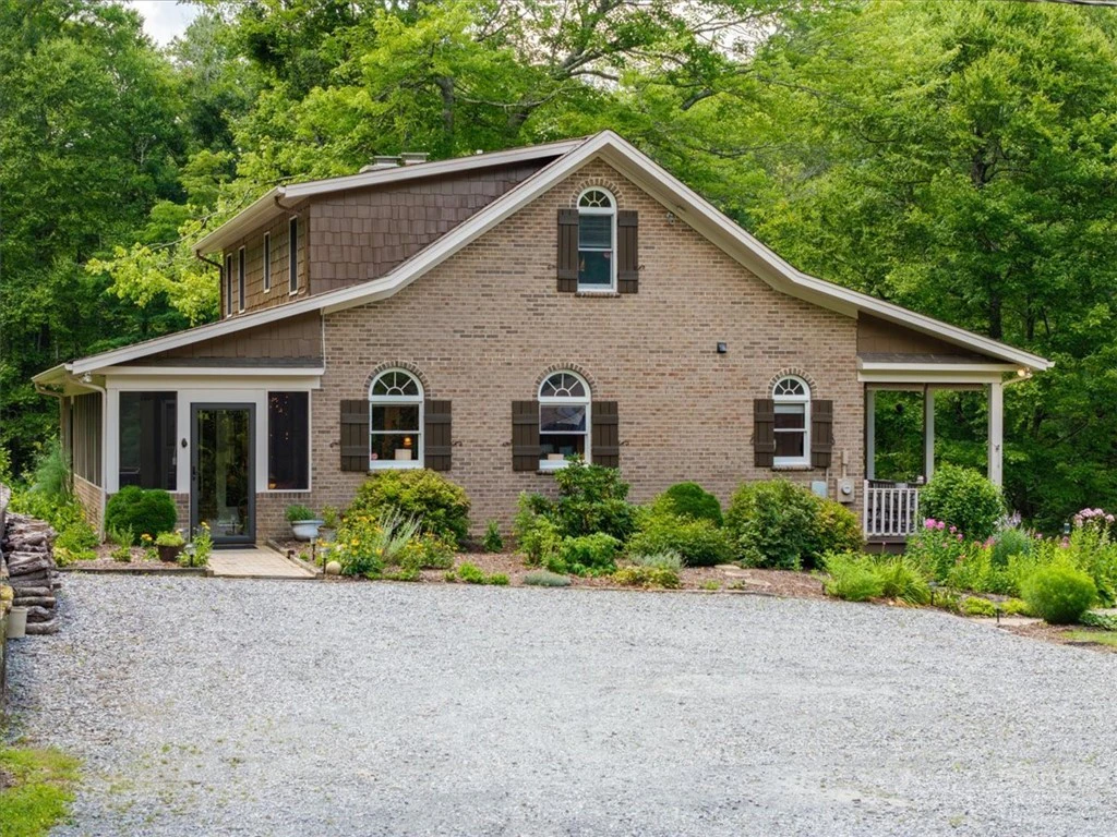 Image number 2 for the current listing