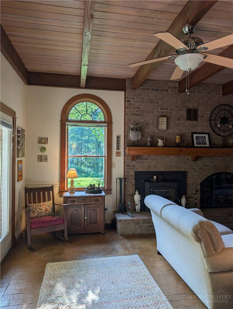 Image number 8 for the current listing
