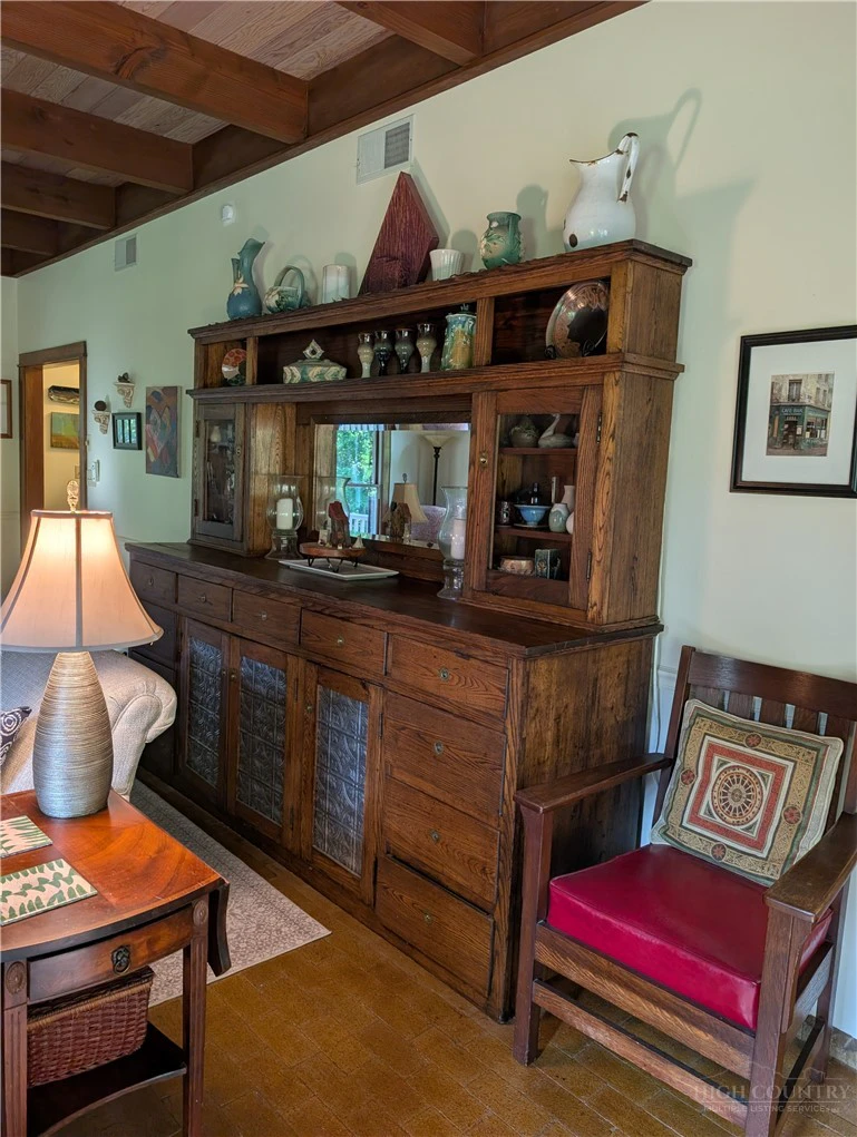 Image number 20 for the current listing