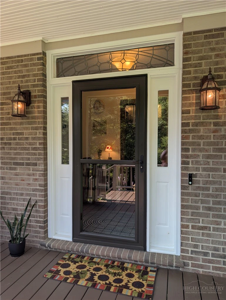 Image number 3 for the current listing