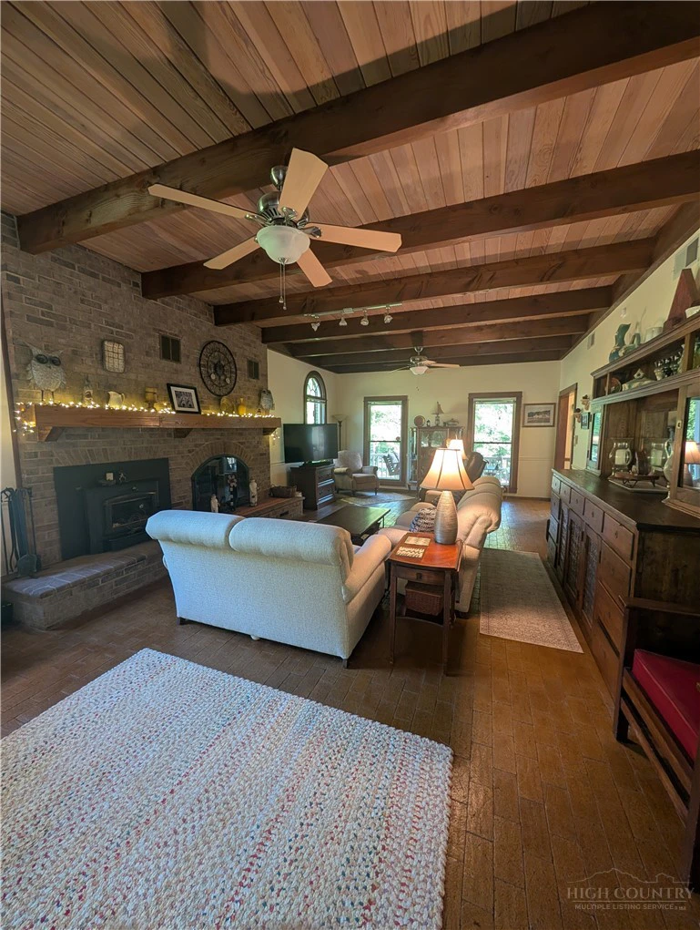 Image number 21 for the current listing