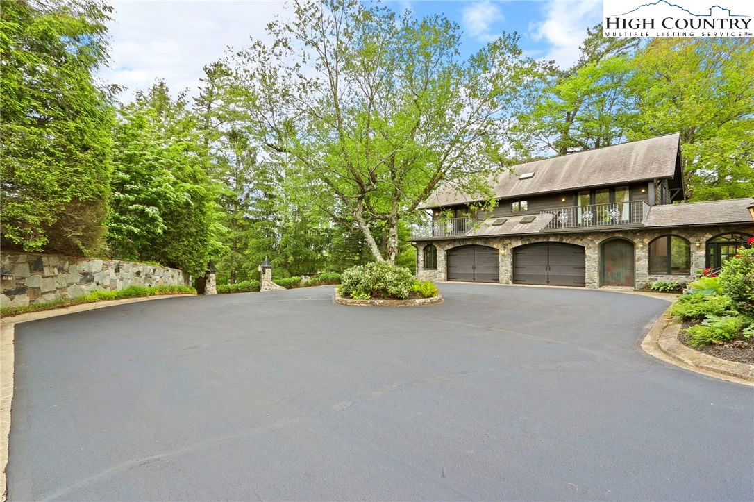 Image number 18 for the current listing