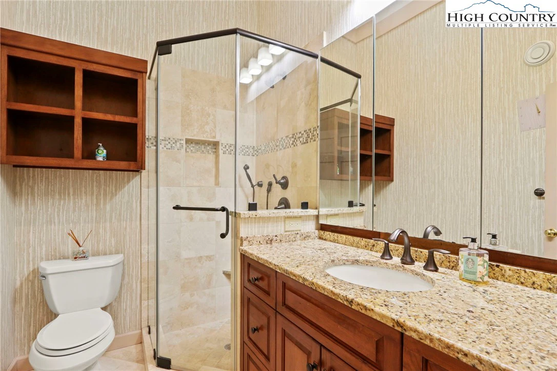 Image number 2 for the current listing