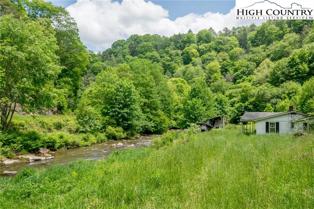 Image number 1 for the current listing