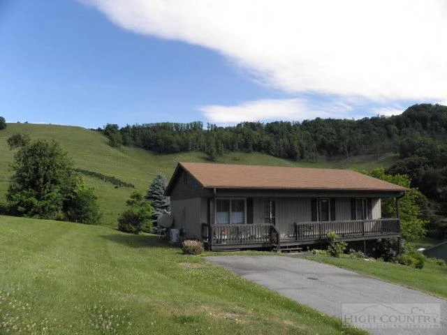 Image number 1 for the current listing