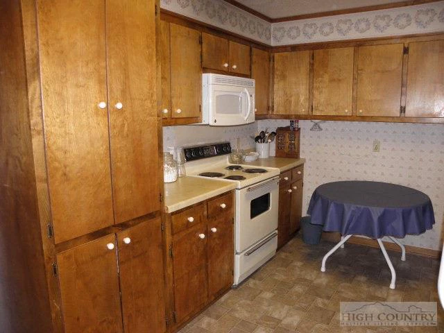 Image number 3 for the current listing