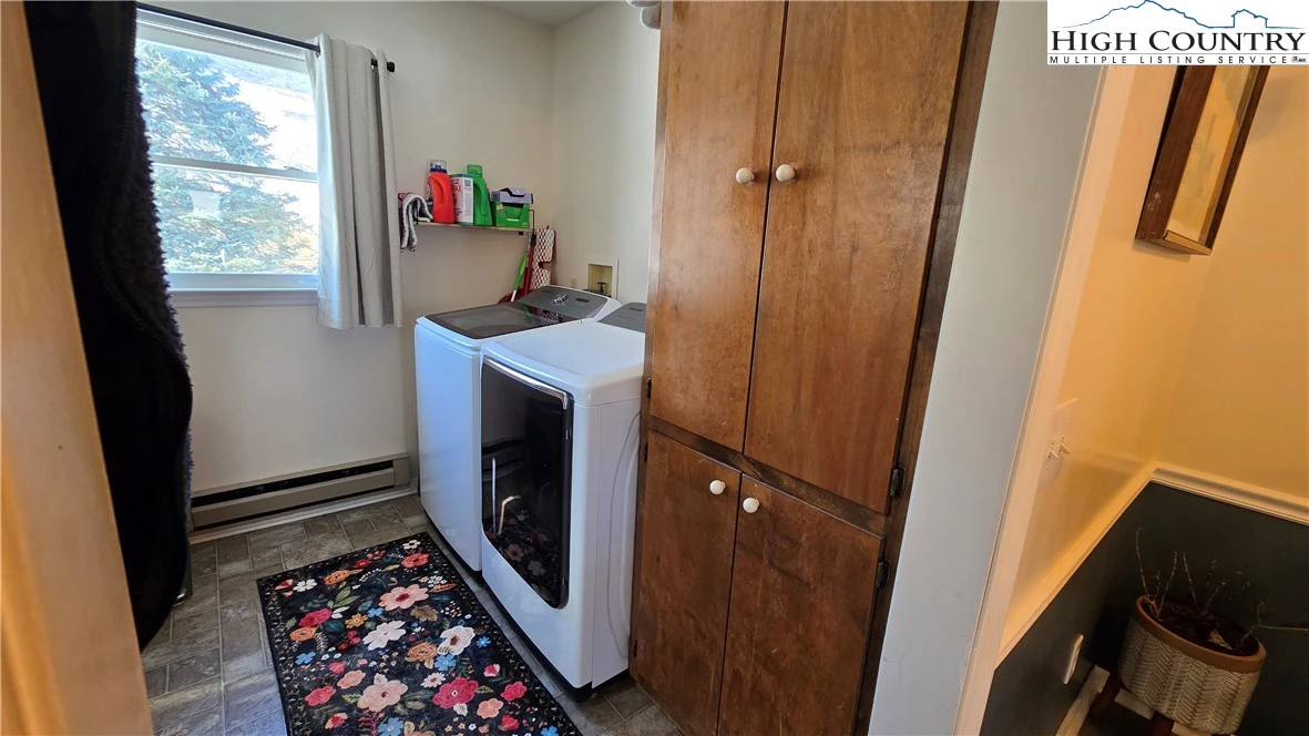 Image number 21 for the current listing
